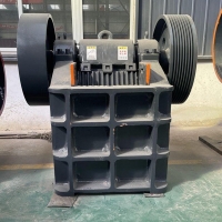 鄂破式破碎機(jī)